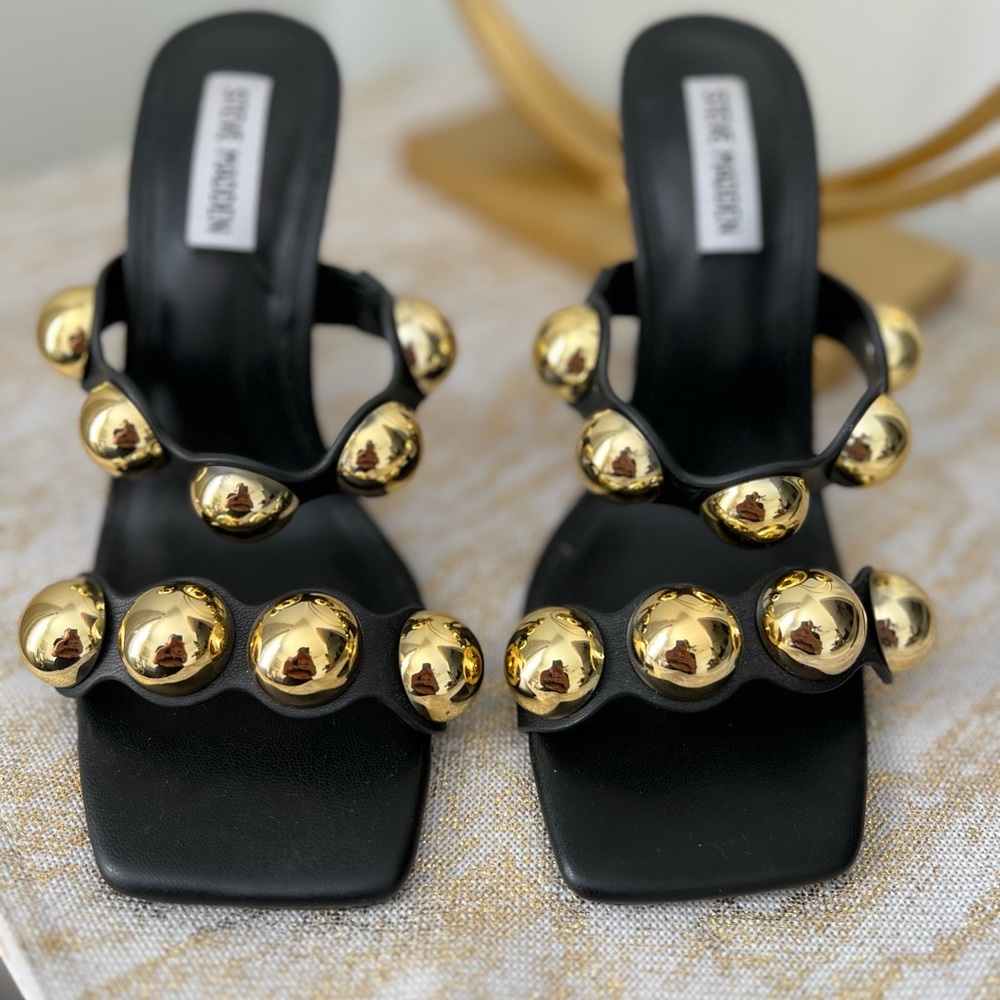 Steve Madden Black and Gold Heels size 7.5